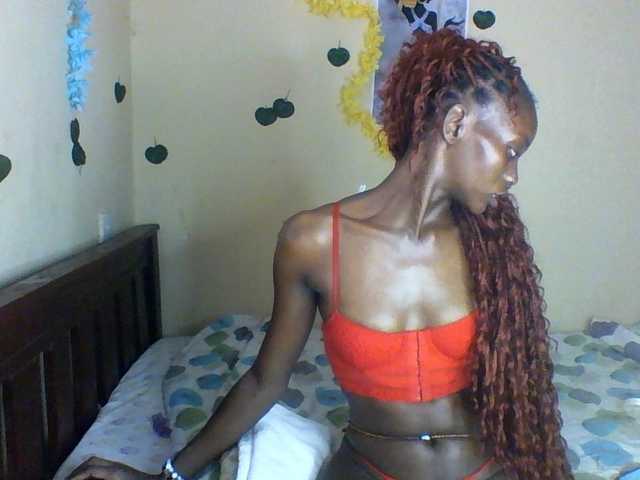 Luna-Noir live cam on BongaCams