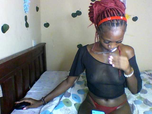 Luna-Noir live cam on BongaCams