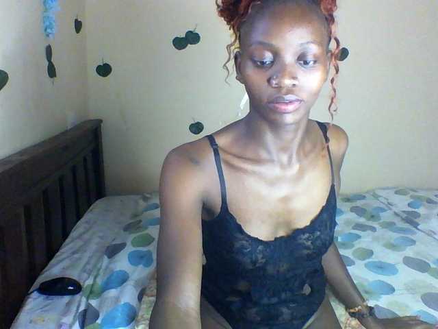 Luna-Noir live cam on BongaCams