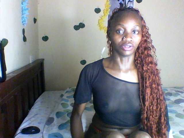 Luna-Noir live cam on BongaCams