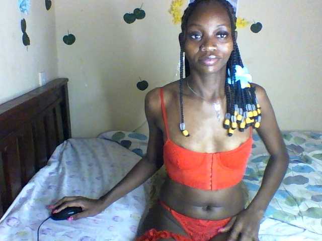 Luna-Noir live cam on BongaCams