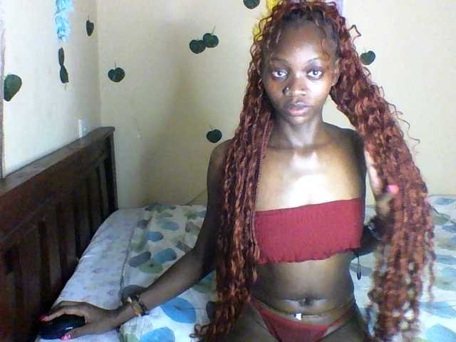 Luna-Noir live cam on BongaCams