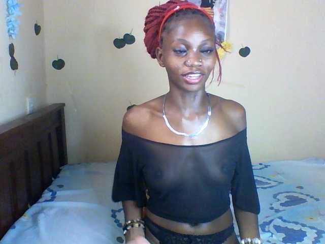 Luna-Noir live cam on BongaCams