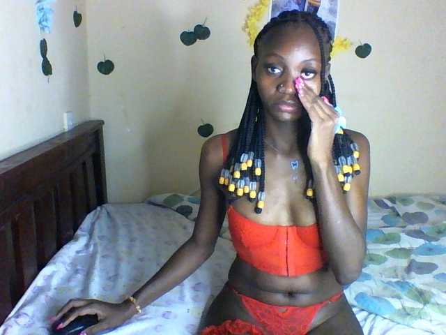 Luna-Noir live cam on BongaCams