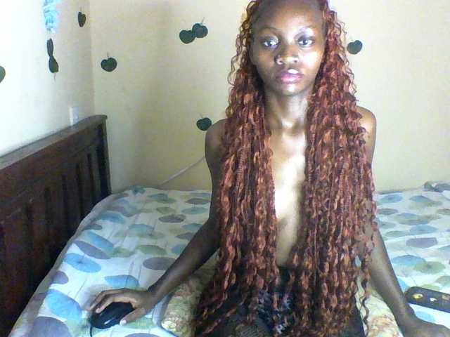 Luna-Noir live cam on BongaCams
