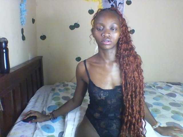 Luna-Noir live cam on BongaCams