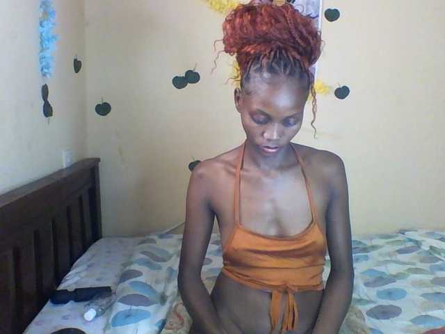 Luna-Noir live cam on BongaCams