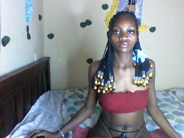Luna-Noir live cam on BongaCams