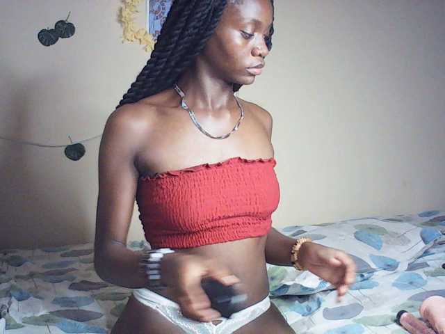 Luna-Noir's BongaCams show and profile