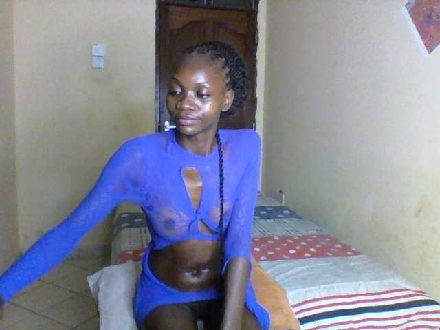 Luna-Noir live cam on BongaCams