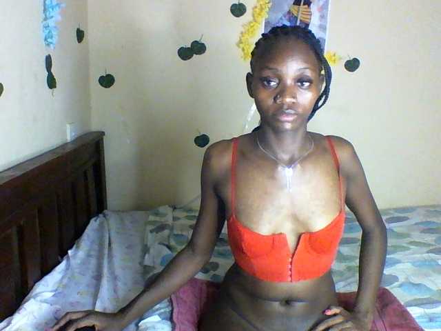 Luna-Noir live cam on BongaCams