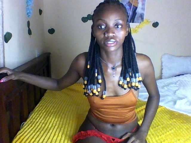 Luna-Noir live cam on BongaCams