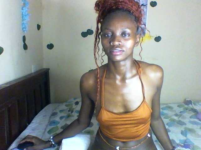 Luna-Noir live cam on BongaCams