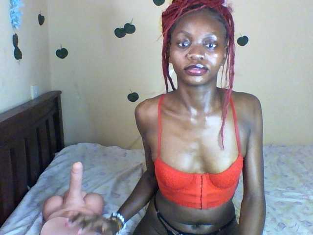 Luna-Noir live cam on BongaCams