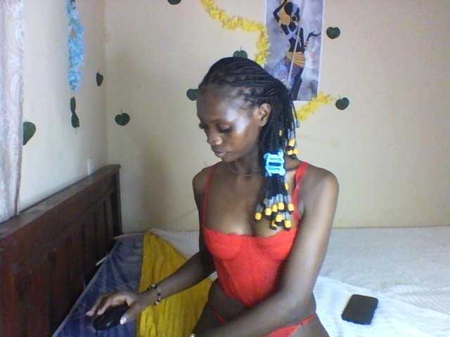 Luna-Noir live cam on BongaCams