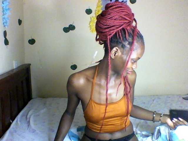 Luna-Noir live cam on BongaCams