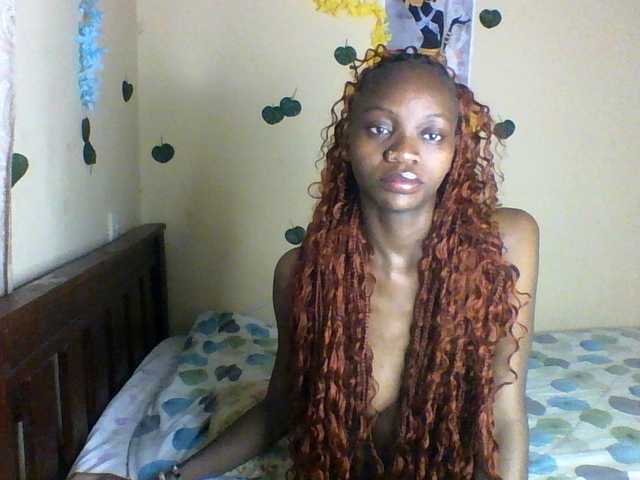 Luna-Noir live cam on BongaCams