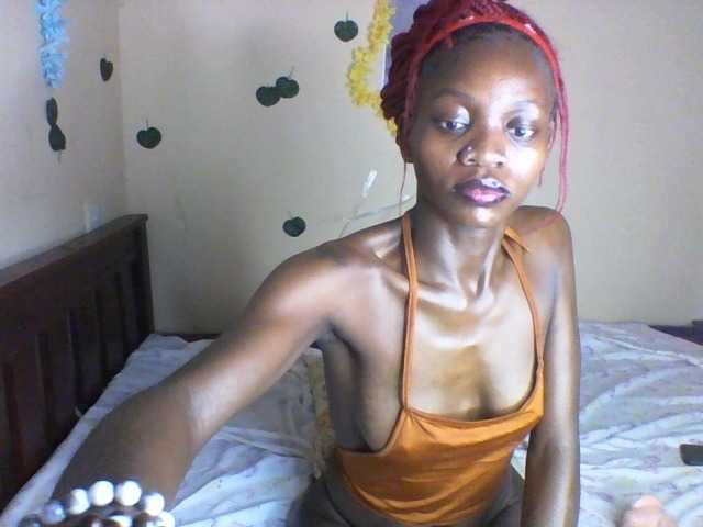 Luna-Noir live cam on BongaCams