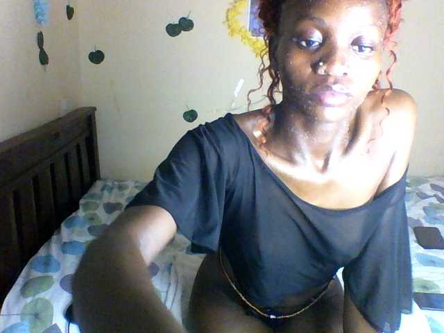 Luna-Noir live cam on BongaCams
