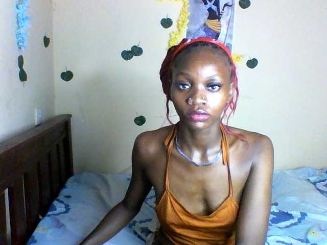 Luna-Noir live cam on BongaCams