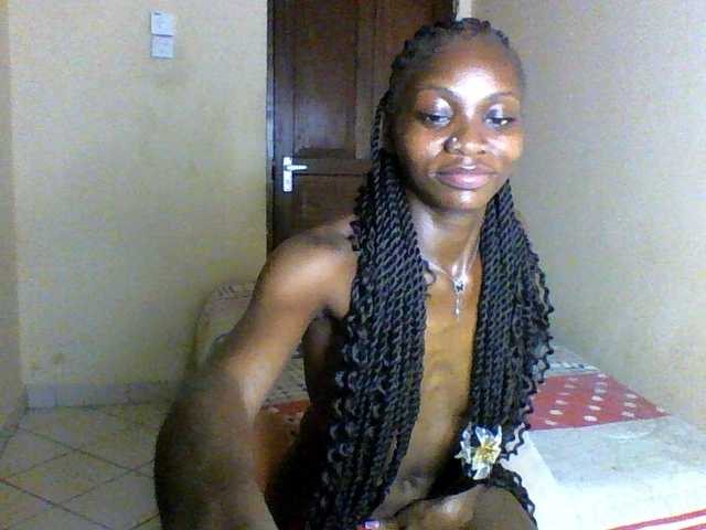 Luna-Noir live cam on BongaCams