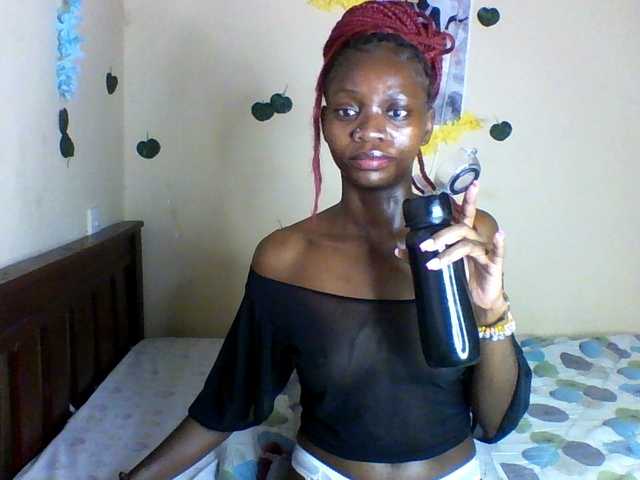 Luna-Noir live cam on BongaCams
