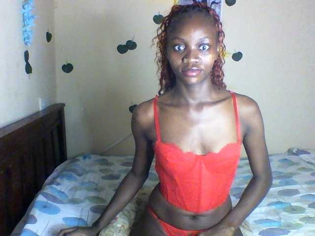 Luna-Noir live cam on BongaCams