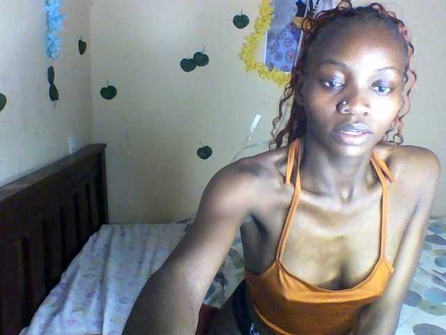 Luna-Noir live cam on BongaCams