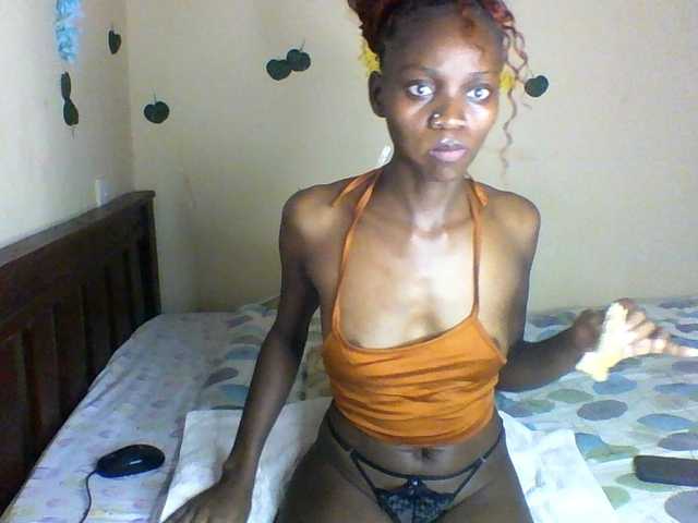 Luna-Noir live cam on BongaCams