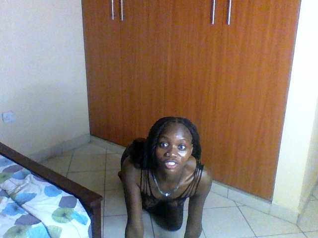 Luna-Noir's BongaCams show and profile