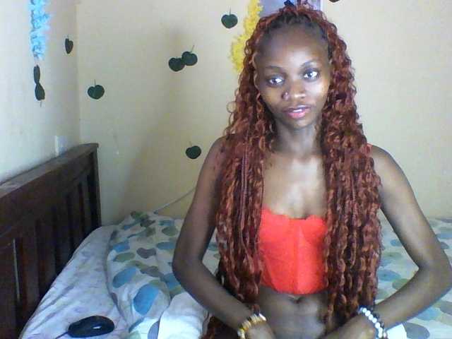 Luna-Noir live cam on BongaCams