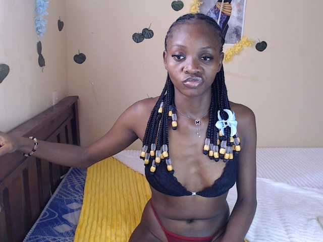 Luna-Noir live webcam show