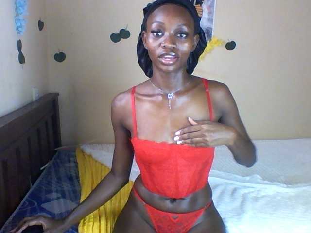 Luna-Noir live cam on BongaCams