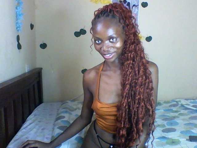 Luna-Noir live cam on BongaCams