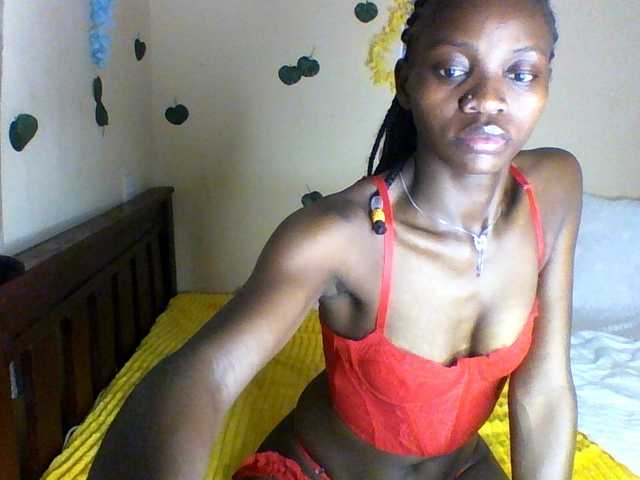 Luna-Noir live cam on BongaCams
