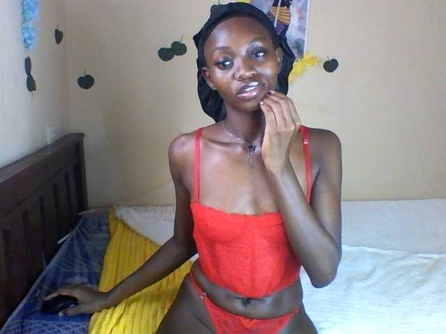 Luna-Noir live cam on BongaCams
