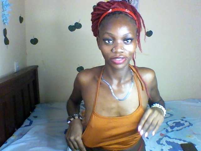 Luna-Noir live cam on BongaCams