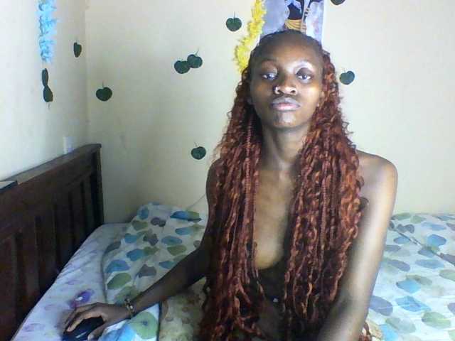 Luna-Noir live cam on BongaCams