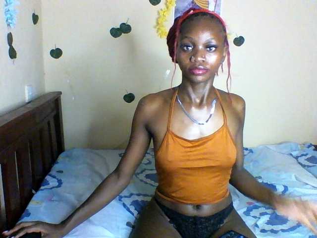 Luna-Noir live cam on BongaCams
