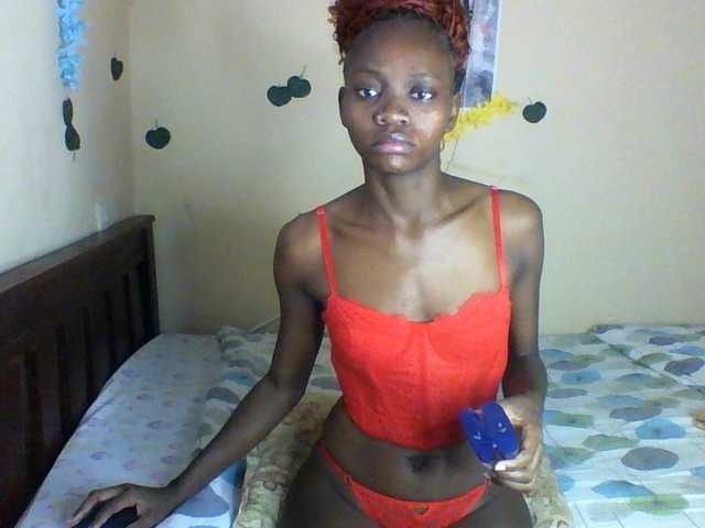 Luna-Noir live cam on BongaCams
