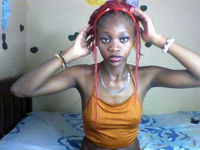Luna-Noir live cam on BongaCams