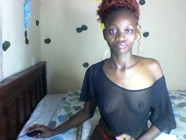 Luna-Noir live cam on BongaCams