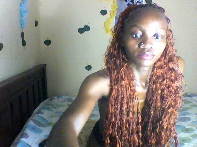 Luna-Noir live cam on BongaCams