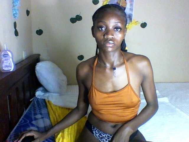 Luna-Noir live cam on BongaCams