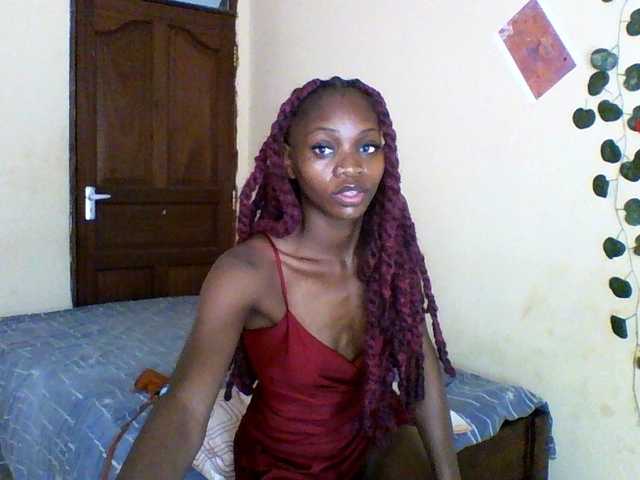 Luna-Noir live cam on BongaCams
