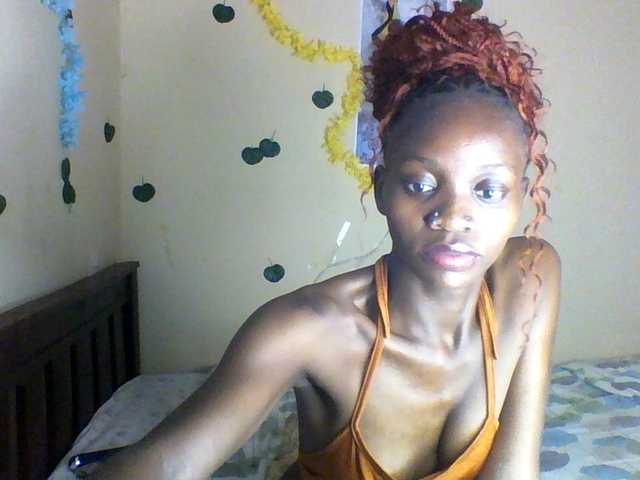 Luna-Noir live cam on BongaCams