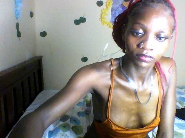 Luna-Noir live cam on BongaCams