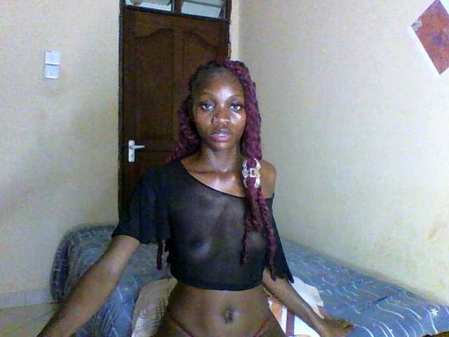 Luna-Noir live cam on BongaCams
