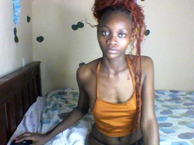 Luna-Noir live cam on BongaCams