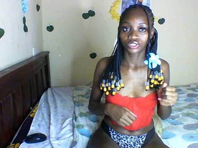 Luna-Noir live cam on BongaCams